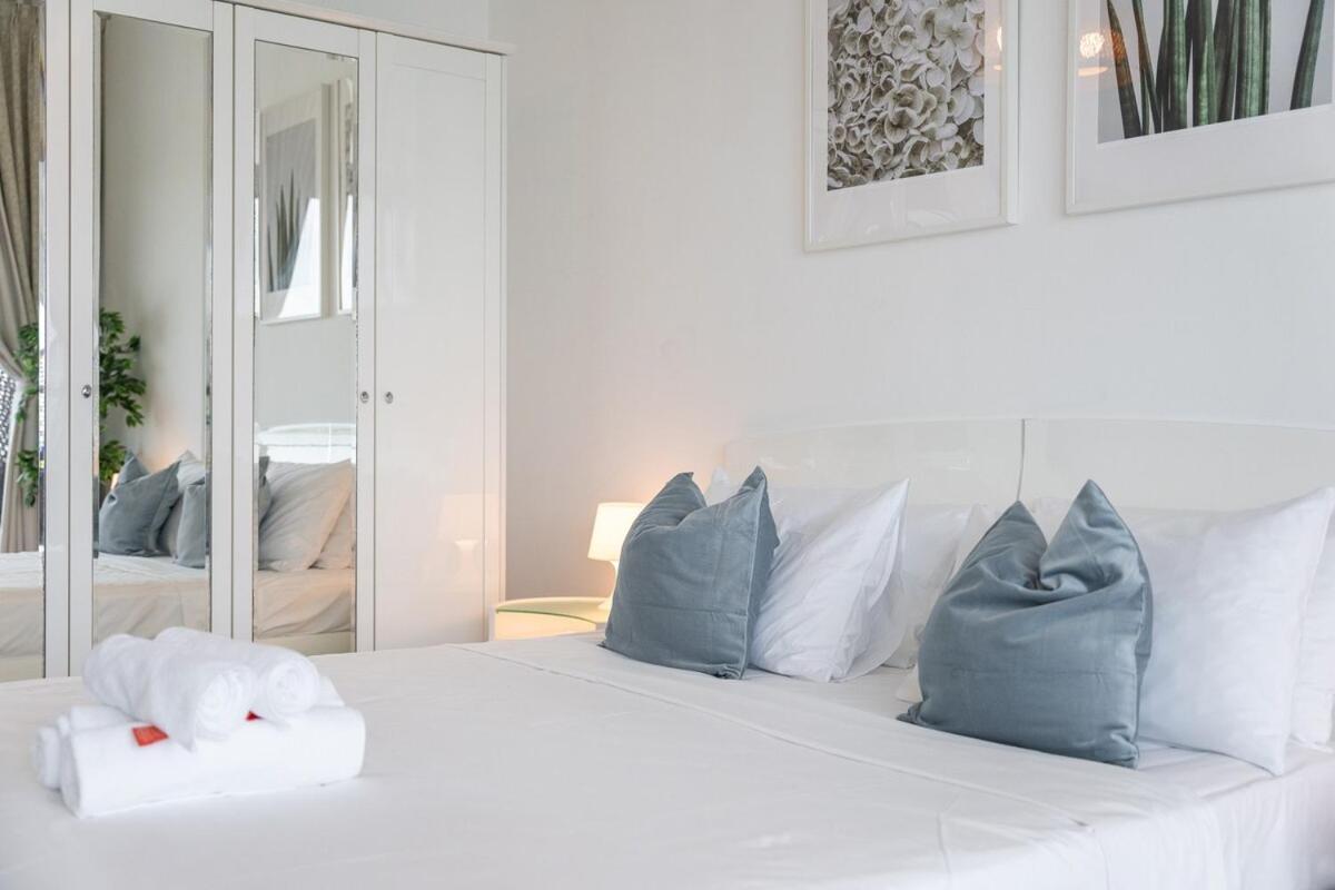 Peaceful And Airy 1-bedroom With The Palm View