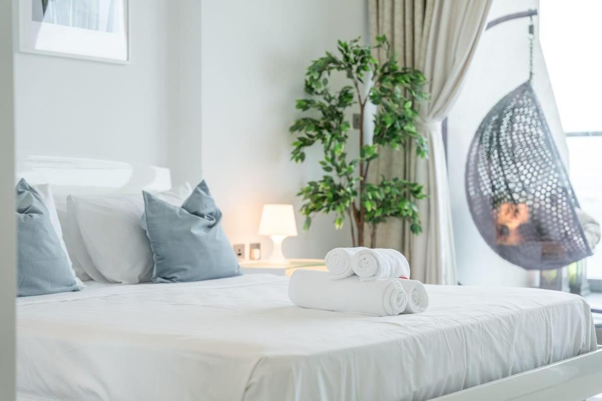 Peaceful And Airy 1-bedroom With The Palm View Apartment *