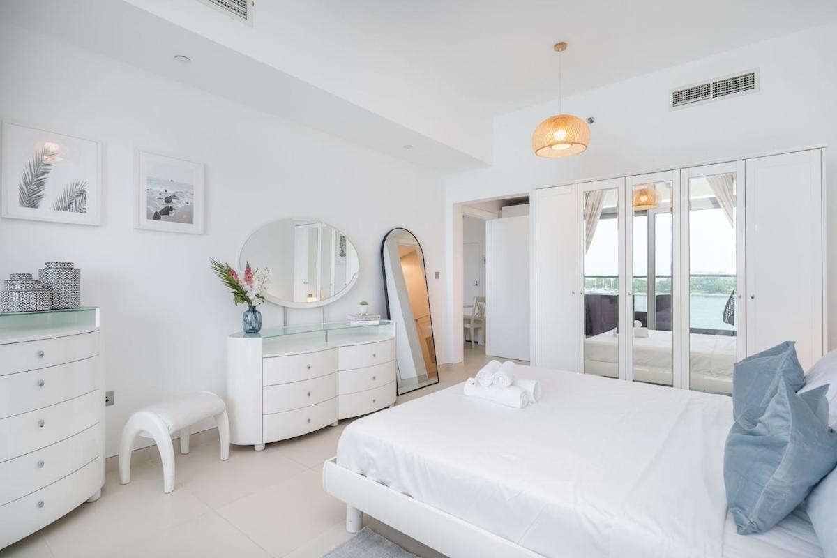 Peaceful And Airy 1-bedroom With The Palm View