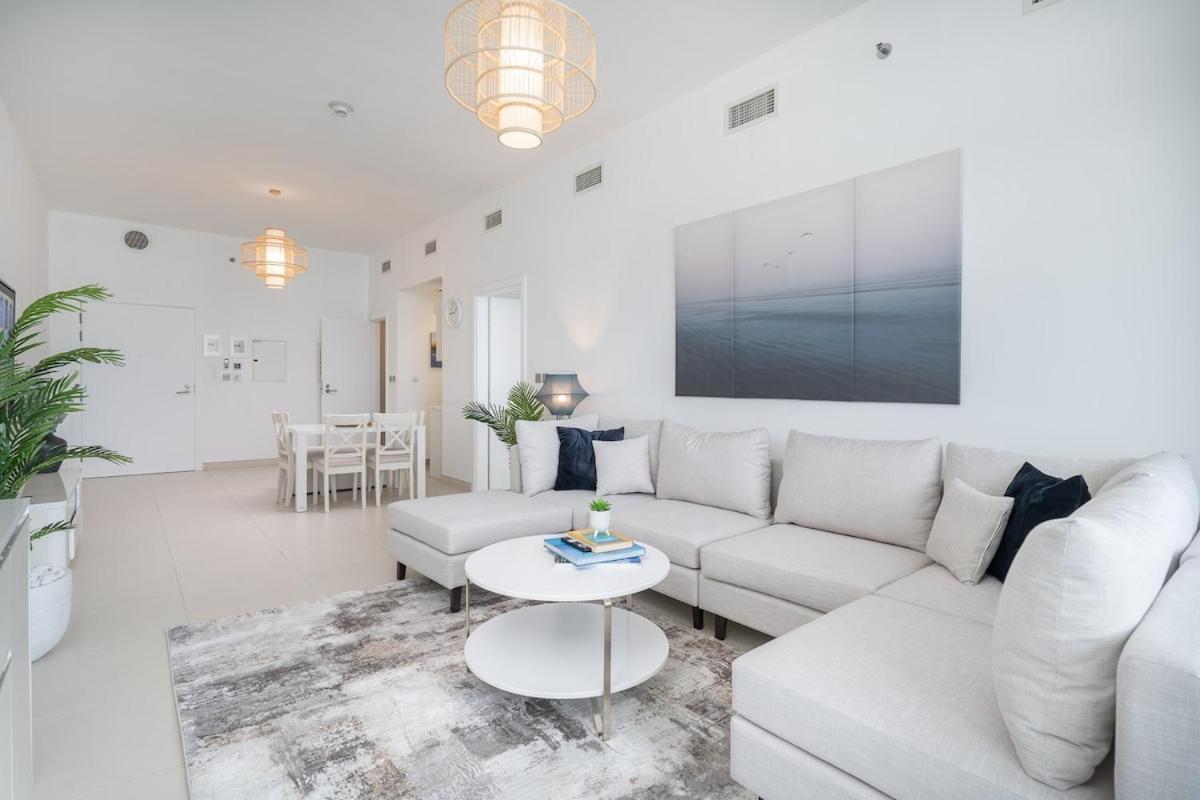 Apartment Peaceful And Airy 1-bedroom With The Palm View